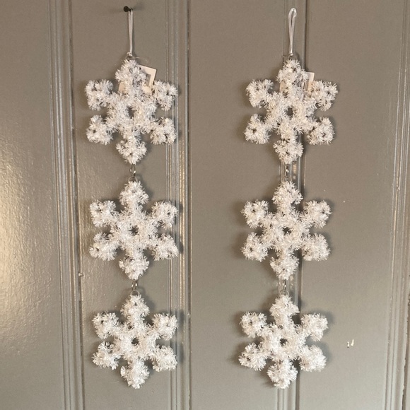 NWT Set of 2 Beautiful White Tinsel Snowflake ❄️ Holiday Decorations - Picture 14 of 16